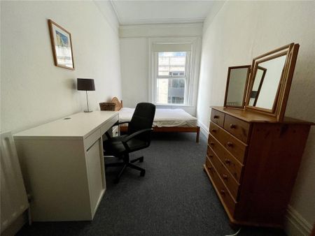 4 bedroom apartment to rent - Photo 3