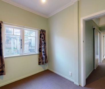 5 Knoll Street, Island Bay - Photo 5