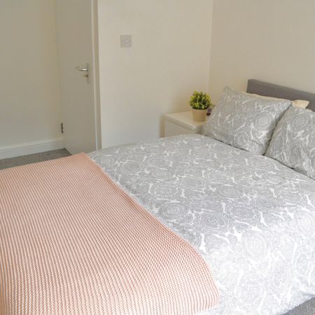 Flat 14, Samara Plaza, Room 1 (Male Shared), LS2 9DU, Leeds - Photo 2