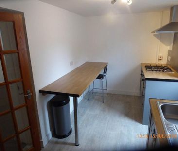 2 bedroom end of terrace house to rent - Photo 6