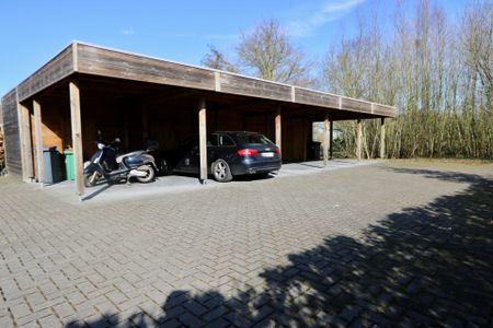 Ruim appartement met 2 slaapkamers, autostaanplaats en carport. - Photo 5