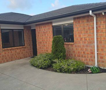 Spacious 4-bedroom family home - Photo 2