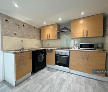 4 bedroom detached house to rent - Photo 6