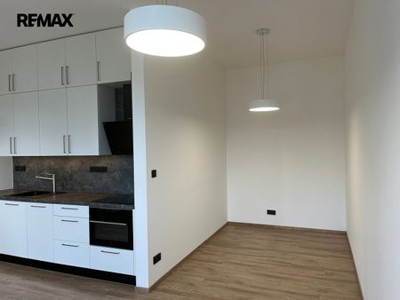 Pronájem bytu 1+kk 34 m² - Photo 2