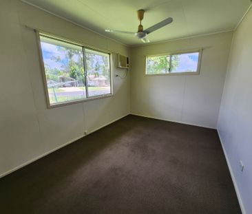 Break Lease 3-Bedroom Rental Home in Dysart 4745 QLD - Photo 6