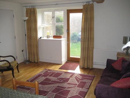 4 bedroom semi-detached house to rent - Photo 4