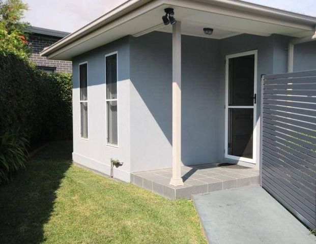 Modern Two-Bedroom Granny Flat in Peaceful Picnic Point - Photo 1