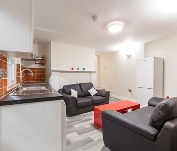 Apt 2, 18 Queen Square - Photo 4