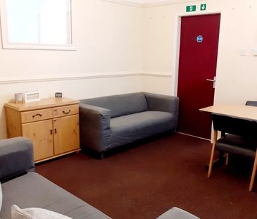 Room in a Shared House, Gray Street, L20 - Photo 4