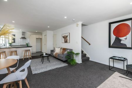 198A Helston Road, Paparangi - Photo 3