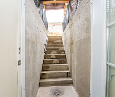 For Lease - 19 Boat Street, Brampton, Ontario - Photo 5