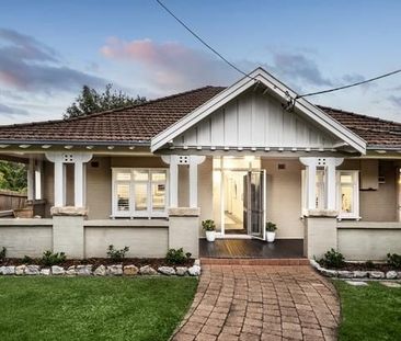 Spacious Federation Family Home with Pool & Manicured Gardens - Photo 2