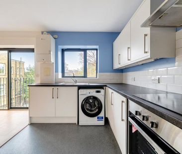 2 bedroom flat to rent - Photo 6