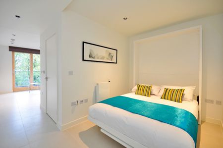 Studio Flat, Binnacle House, E1W - Photo 2