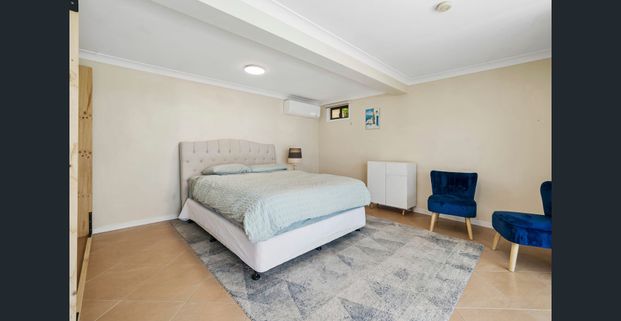 Fully Furnished Studio with Utilities Included - Photo 1