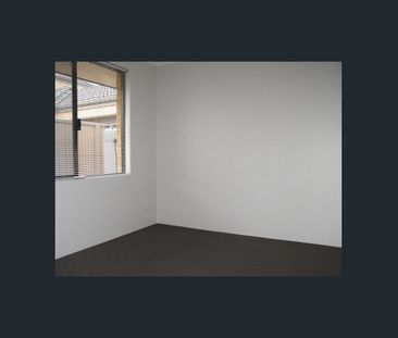 Freshly Painted Family Home - Photo 4