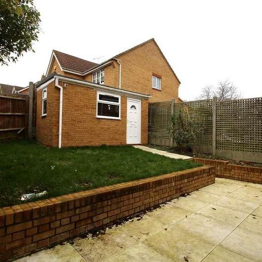 Biggs Grove Road, Cheshunt, EN7 - Photo 1