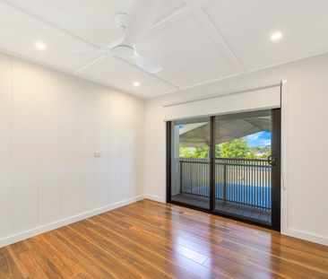 Spacious Family Home With Solar Panels | Prime Location - Photo 3