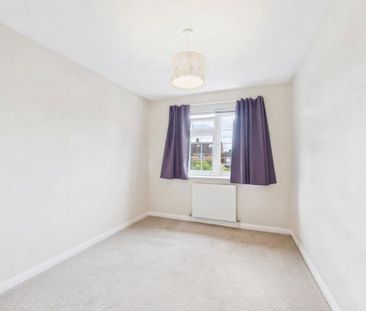 4 bedroom semi-detached house to rent - Photo 5
