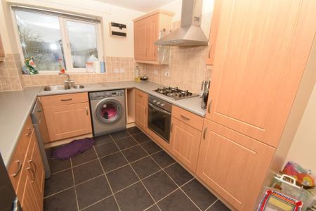 2 bedroom flat to rent - Photo 4
