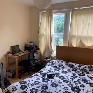 2 Bed Flat, London, N10 - Photo 2