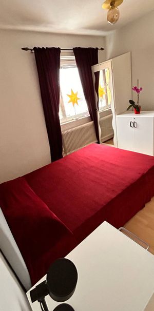 Ullerudsbacken, Farsta - Photo 1