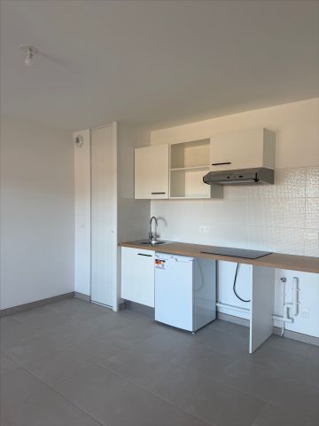 Location Appartement 2 pièces 48m² - Photo 4