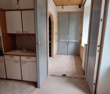Bastlerhit, große 3,5 Zimmer Altbauwohnung in zentraler Lage des 16... - Photo 4