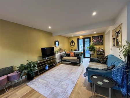 3 bedroom semi-detached house to rent - Photo 4