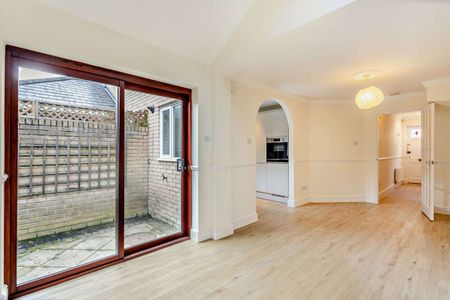 Well-presented three bedroom house in central Cambridge - Photo 3