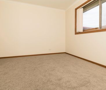 THREE BEDROOM UNIT - GREAT LOCATION - Photo 5