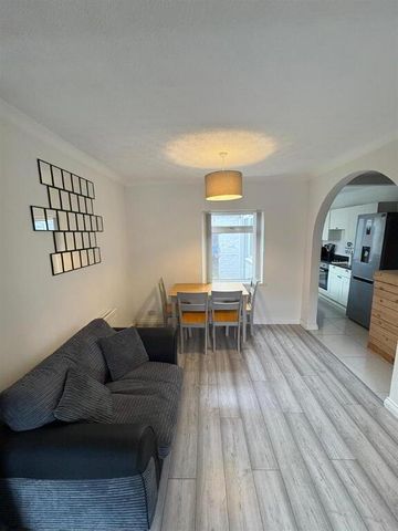 47 Sandbrook Park, Belfast, BT4 1NL - Photo 2