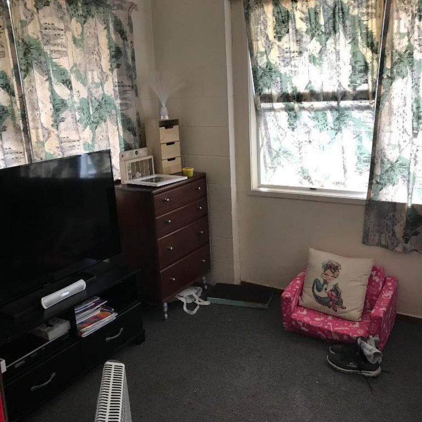 Tidy One Bedroom Unit with Central Location - Photo 1