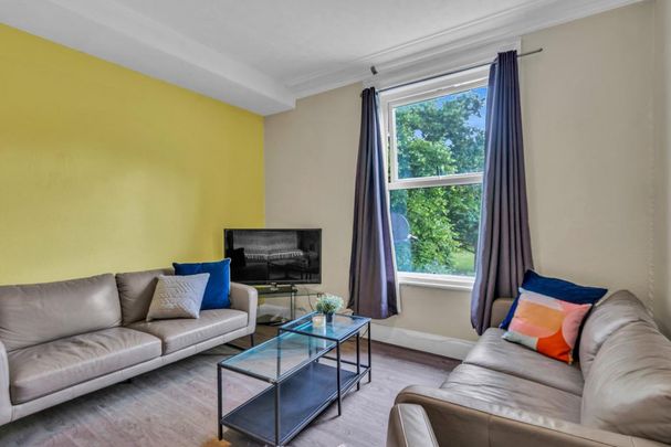 6 bedroom flat to rent - Photo 1