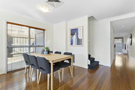 Beachside living at its best - Photo 2