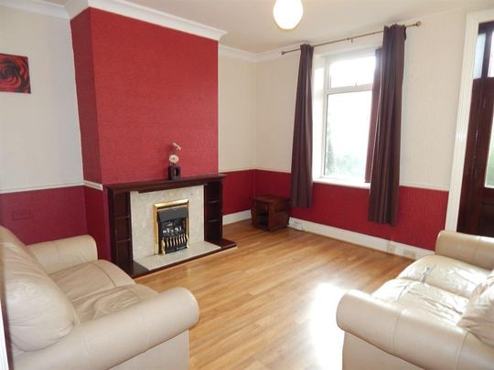 School Street - Photo 1