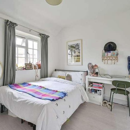 Greenstead Gardens, Putney, SW15 - Photo 1