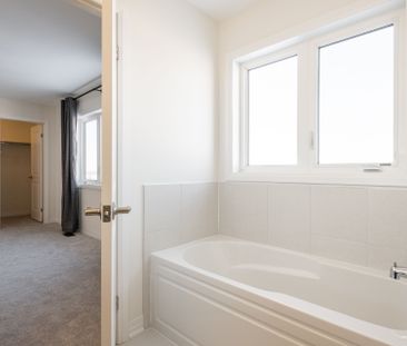 For Lease - 14 Scenic Ridge Gate, Brant, Ontario - Photo 1