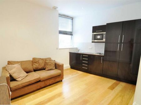 Studio to rent - Photo 2