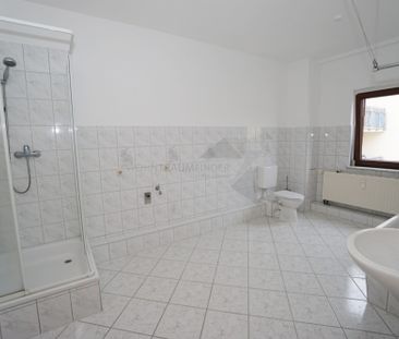 Drei-Zimmer-Wohnung mit viel Platz und Bad mit Wanne und Dusche - Photo 3