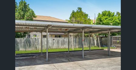 Convenient Woodridge Location - Photo 3