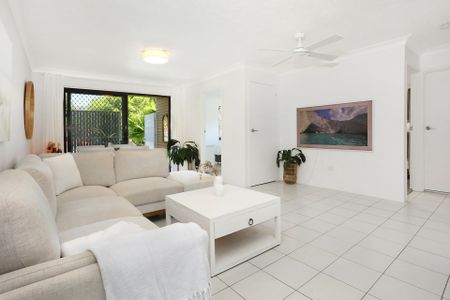 RENOVATED GROUND FLOOR UNIT IN MERMAID WATERS - Photo 2