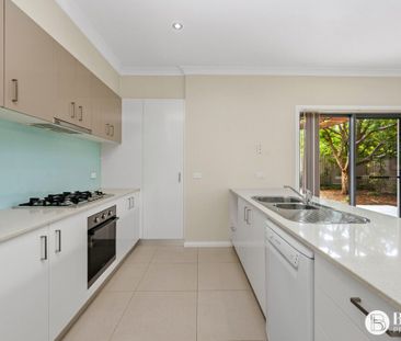 Stylish Living in a Prime Location - Photo 3