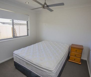 MODERN, FULLY FURNISHED FAMILY HOME - Photo 5