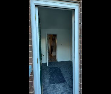 3 Bed Terraced House, Fenton Way, S61 - Photo 6