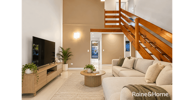 Flexible Two-Level Living in the Heart of Springwood - Puistola complex - Photo 1
