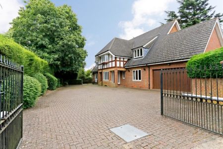 5 bedroom detached house to rent - Photo 4