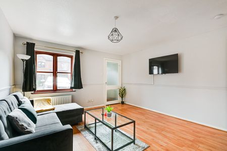 2 Bed Terraced House, London, E3 - Photo 2