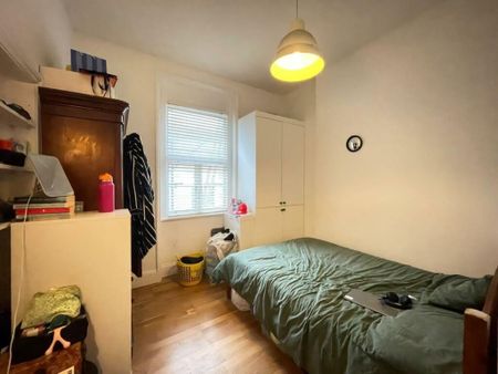 Room in a Shared House, Little Preston Street, BN1 - Photo 3