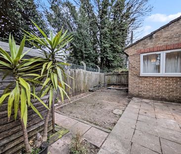 1 Bed Bungalow, Cedar Place, SE7 - Photo 5